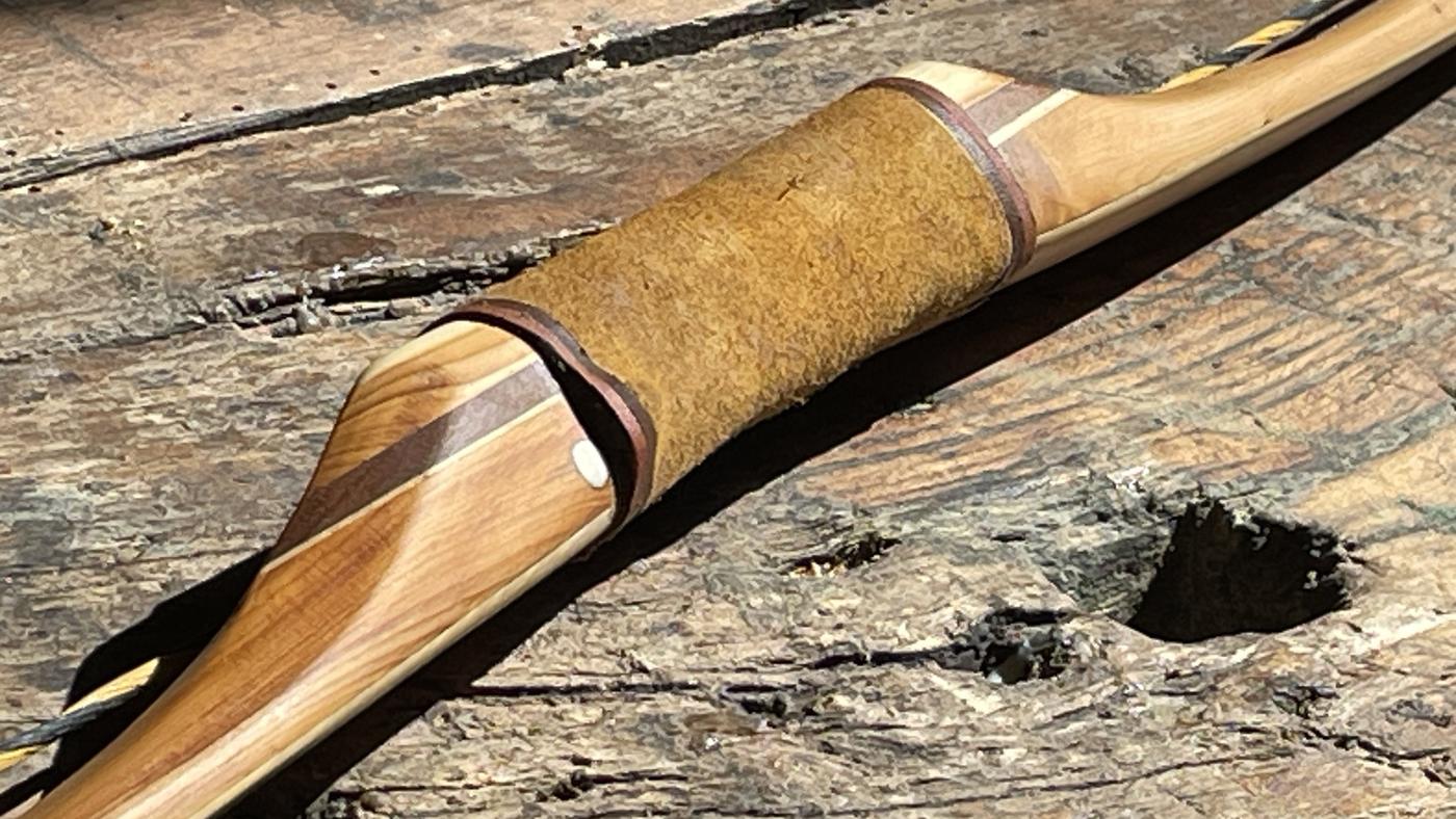 Wings Bogen aus Eibe, Griffbereich mit Pfeilauflage